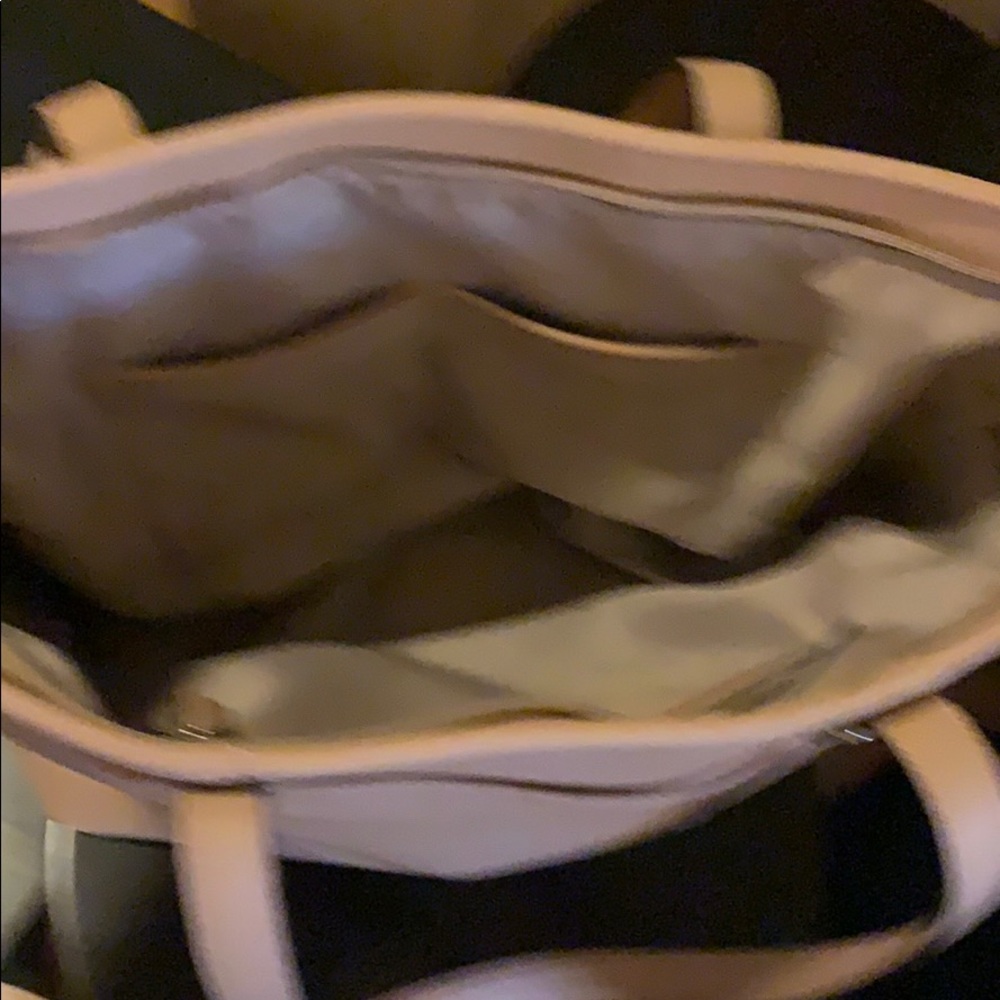 Handbag - Picture 3 of 5